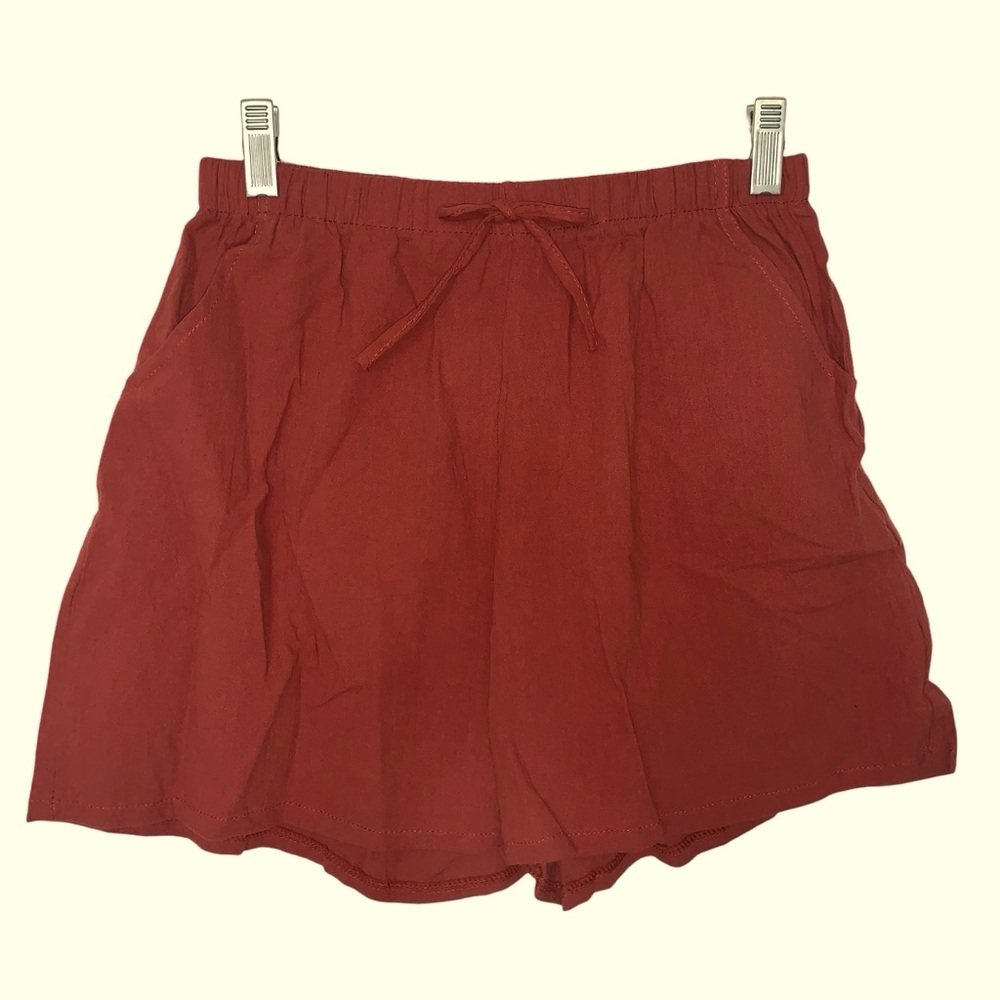 Unbranded kid brick red shorts with pockets and elastic waistband New size  XL